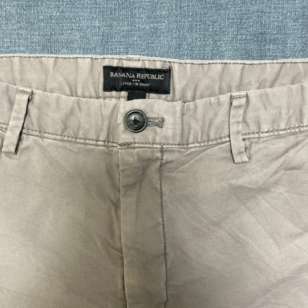 Banana Republic Lived In Chino Shorts Mens 37 Gray Flat Front Performance Golf